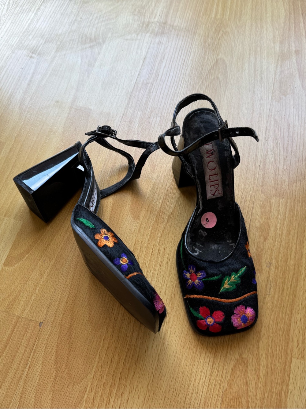 Vintage 90’s Two Lips black floral block heel